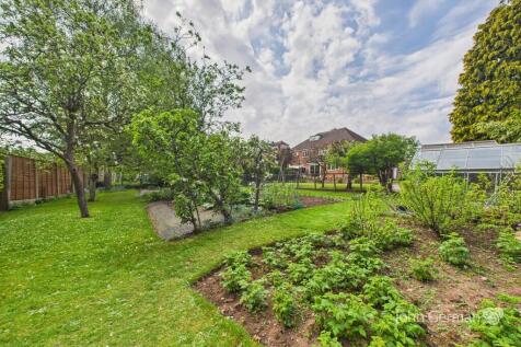 Schoolfields Road, Shenstone 3 bed semi