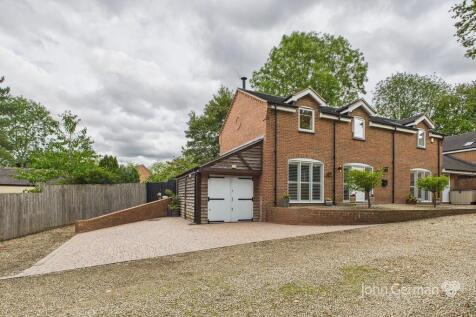 Aspley Place, Colton 4 bed link detached house for sale