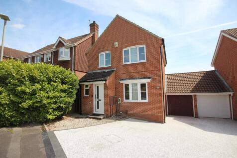 Sundew Road, Broadstone, Dorset, BH18 3 bed link detached house for sale
