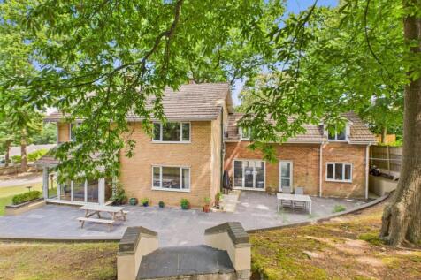 Upper Golf Links Road, Broadstone... 4 bed detached house for sale