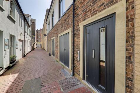 Field Row, Worthing BN11 2 bed flat for sale