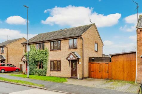 3 bedroom semi-detached house for sale