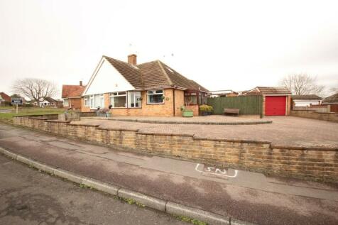 2 bedroom semi-detached bungalow for sale