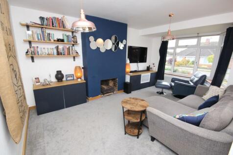 2 bedroom semi-detached bungalow for sale