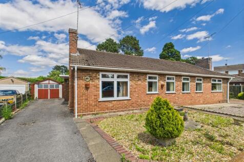 2 bedroom semi-detached bungalow for sale