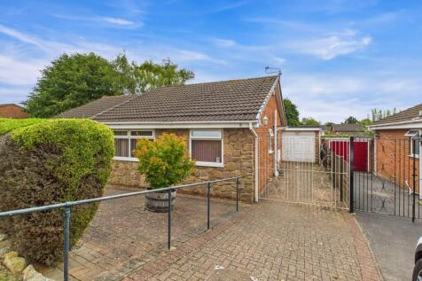 2 bedroom semi-detached house for sale