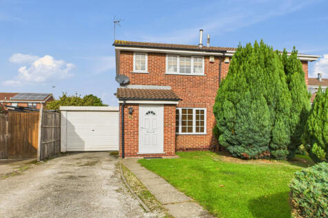 2 bedroom semi-detached house for sale