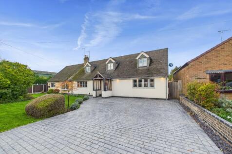 4 bedroom chalet for sale