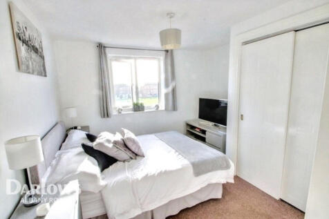 Beaufort Square, Cardiff 2 bed apartment for sale