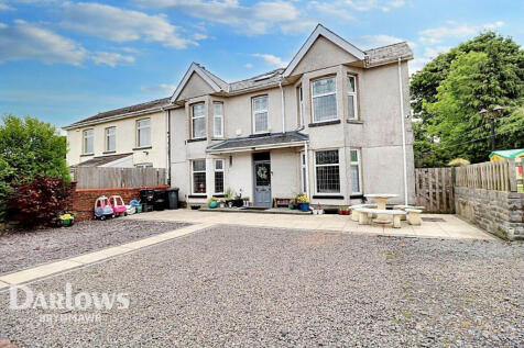 4 bedroom semi-detached house for sale