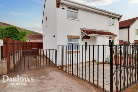 2 bedroom semi-detached house for sale