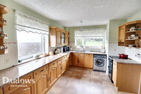 Cefn Parc, Tredegar 3 bed detached house for sale