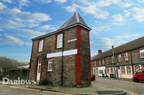 Commercial Street, Caerphilly 3 bed end of terrace house for sale