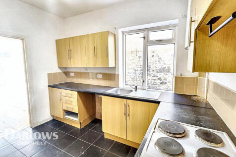 High Street, Caerphilly 3 bed terraced house for sale