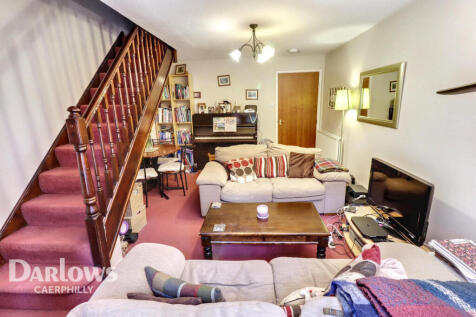 Heol Waun Fawr, Caerphilly 2 bed terraced house for sale