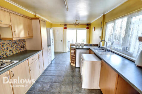 Bowls Terrace, Caerphilly 3 bed terraced house for sale