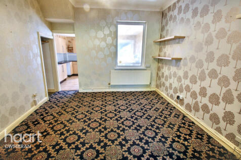 Llantarnam Road, Cwmbran 3 bed terraced house for sale