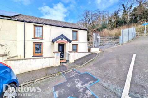 2 bedroom semi-detached house for sale