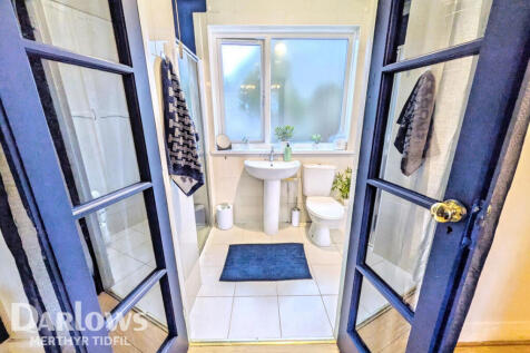Cwmbach Road, Aberdare 3 bed detached house for sale
