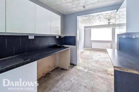Commercial Street, New Tredegar 2 bed terraced house for sale