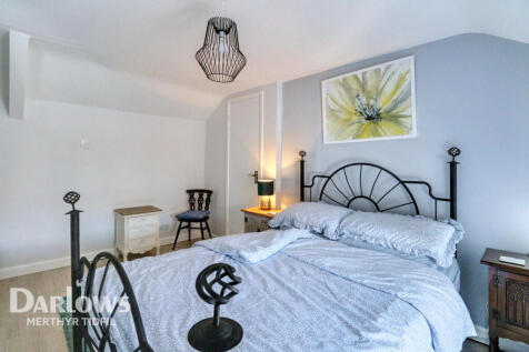 Cardiff Road, Aberdare 2 bed end of terrace house for sale