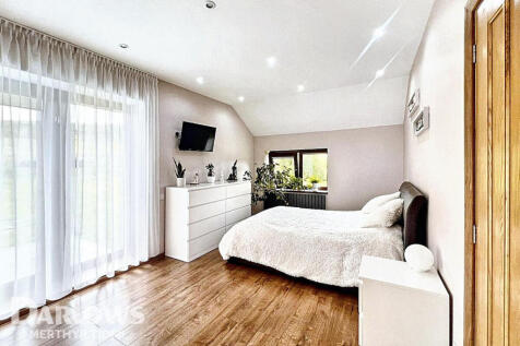 Hirwaun Road, Aberdare 3 bed detached house for sale