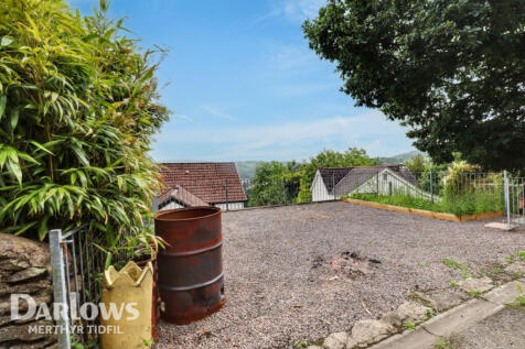 Brynteg, Treharris 3 bed end of terrace house for sale