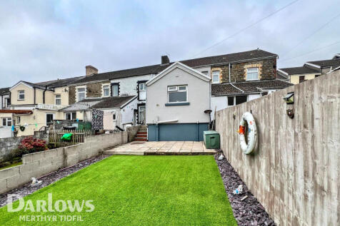Thornwood Place, Treharris 2 bed terraced house for sale