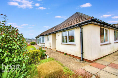 3 bedroom semi-detached bungalow for sale