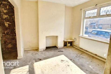 Fairoak Avenue, Newport 3 bed terraced house for sale