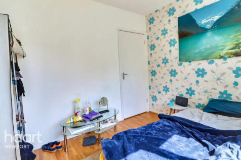Roding Close, Newport 2 bed apartment for sale
