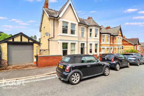6 bedroom semi-detached house for sale