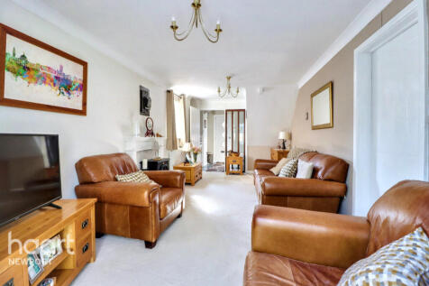 Jane Close, Newport 3 bed detached house for sale