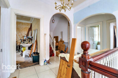 Fields Road, NEWPORT 3 bed flat for sale