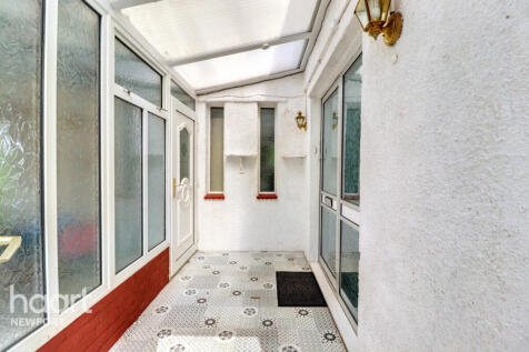 2 bedroom semi-detached bungalow for sale