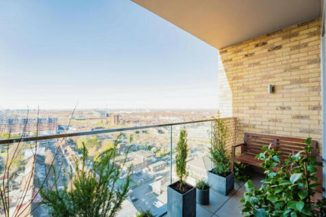 Samuelson House, Southall, UB2 1 bed apartment for sale