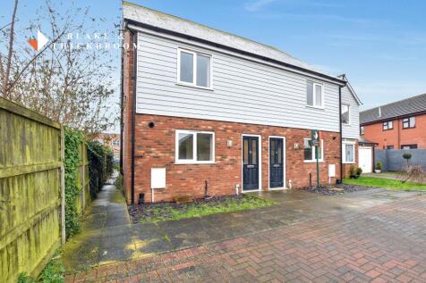 Empire Court, Warwick Road... 3 bed semi