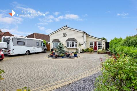 4 bedroom chalet for sale