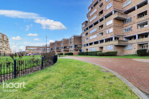 Overhill Road, London 3 bed flat for sale