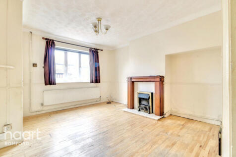 Bellhouse Road, Romford, RM7 0LS 3 bed terraced house for sale