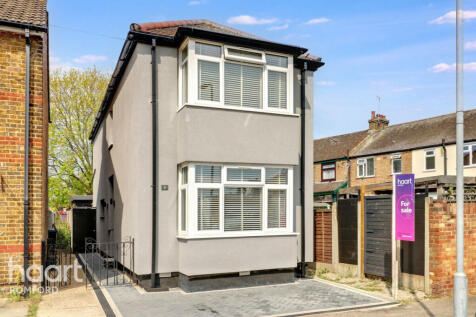 Lilliput Road, Romford, RM7 0BJ 2 bed detached house for sale