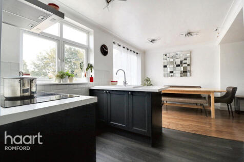 Gorseway, Romford, RM7 0SA 5 bed end of terrace house for sale
