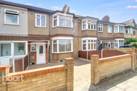 Rush Green Road, Romford, RM7 0NJ 3 bed terraced house for sale