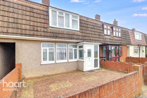 Chigwell View, Romford 3 bed terraced house for sale