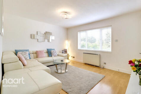 Murthering Lane, Stapleford Abbotts... 3 bed semi