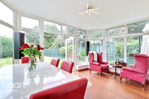 Murthering Lane, Stapleford Abbotts... 3 bed semi