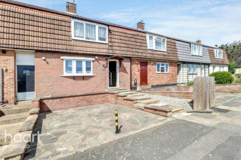 Lodge Lane, Romford, RM5 2EX 3 bed terraced house for sale