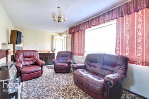 Lodge Lane, Romford, RM5 2EX 3 bed terraced house for sale