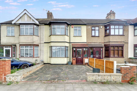 Rush Green Road, Romford, RM7 0NJ 3 bed terraced house for sale