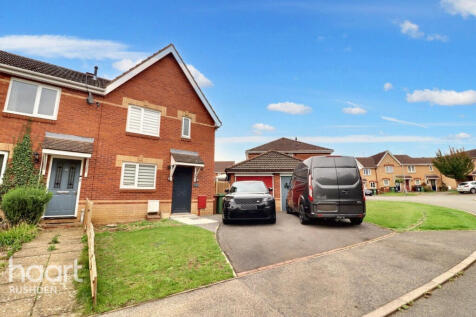 Sandringham Close, Wellingborough 3 bed detached house for sale